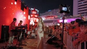 Icha Yang hipnotis event Imlek di Bundaran HI